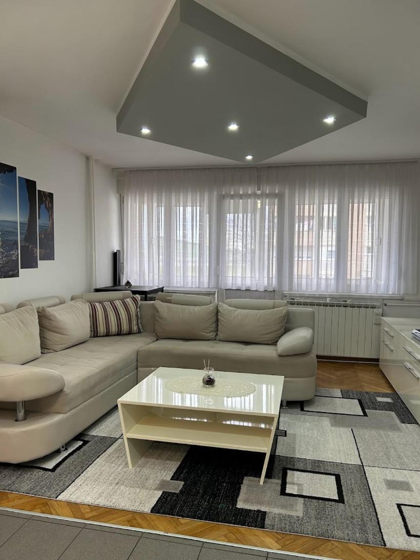 Tina Appartement Karlovac Buitenkant foto