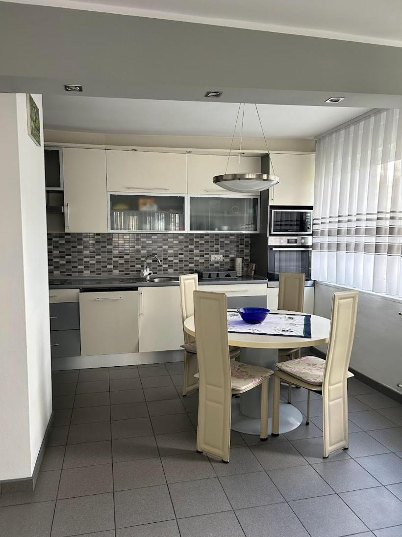 Tina Appartement Karlovac Buitenkant foto