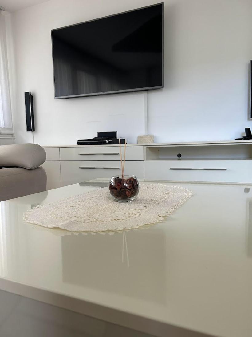 Tina Appartement Karlovac Buitenkant foto