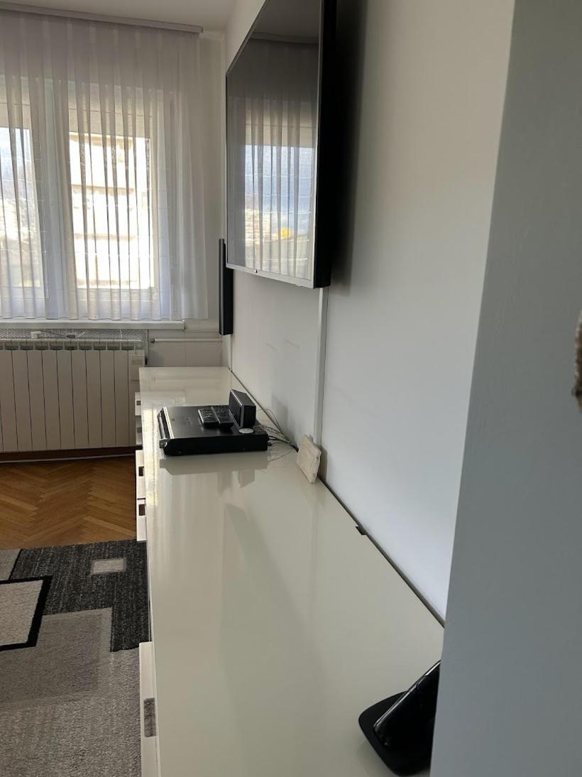 Tina Appartement Karlovac Buitenkant foto