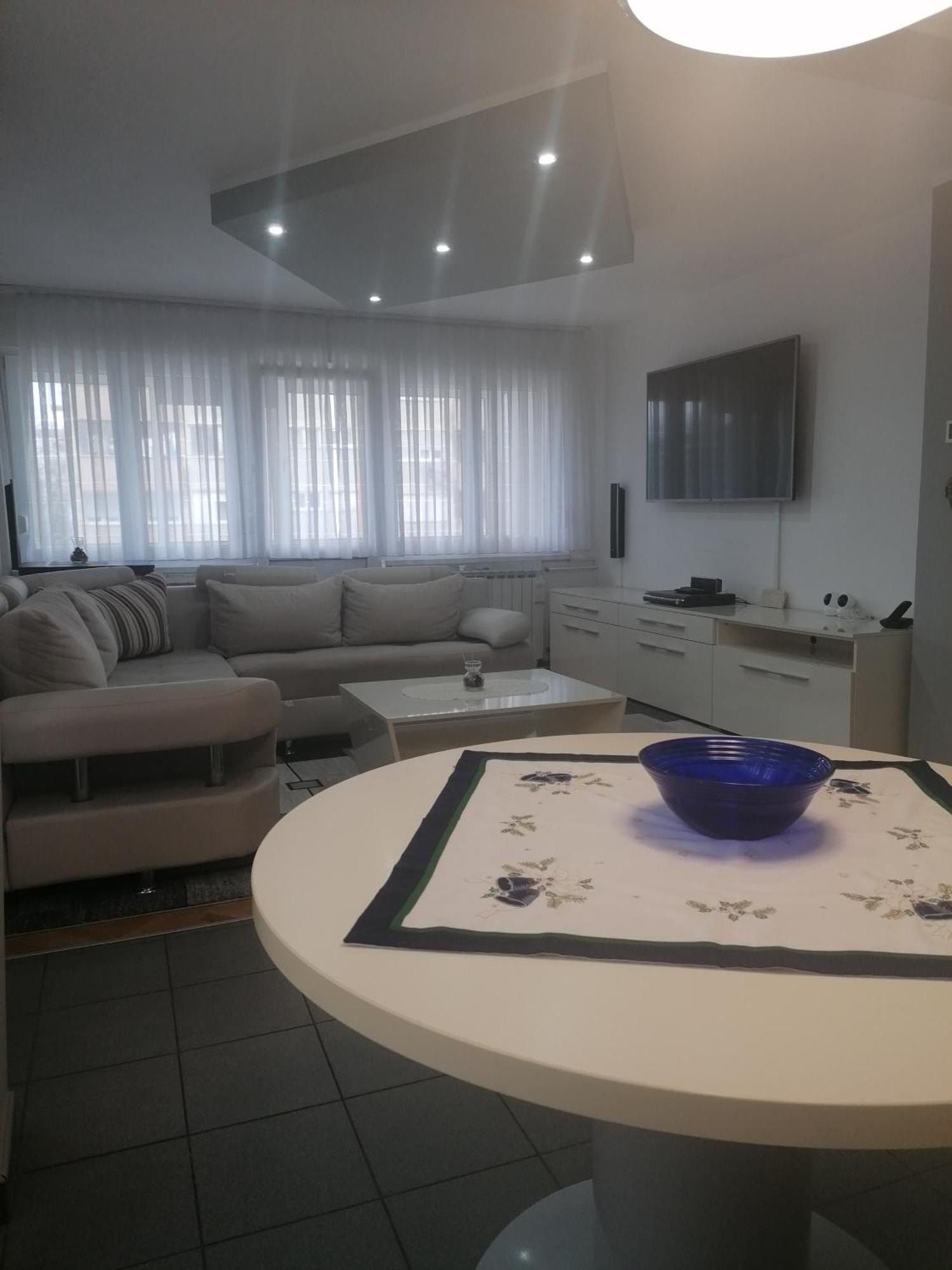 Tina Appartement Karlovac Buitenkant foto