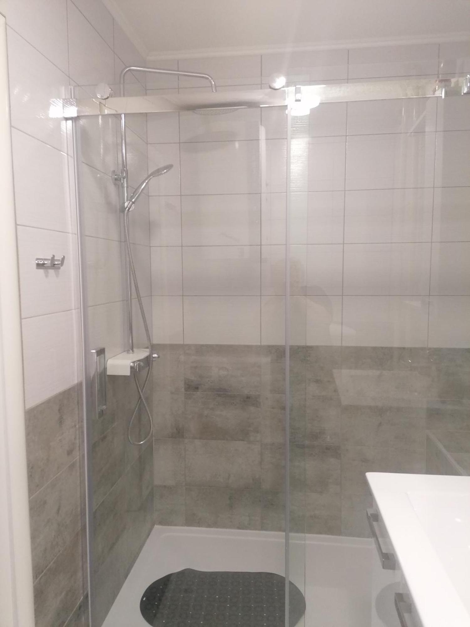 Tina Appartement Karlovac Buitenkant foto